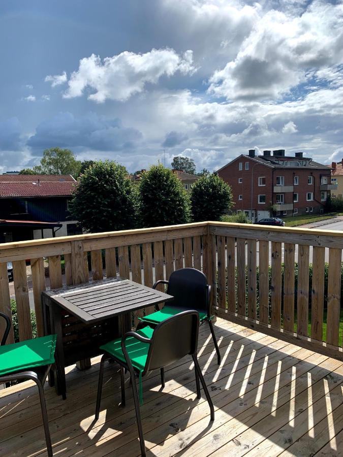 2 Rum Och Koek Pa Faerjestad Karlstad Bagian luar foto