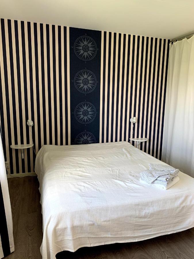 2 Rum Och Koek Pa Faerjestad Karlstad Bagian luar foto